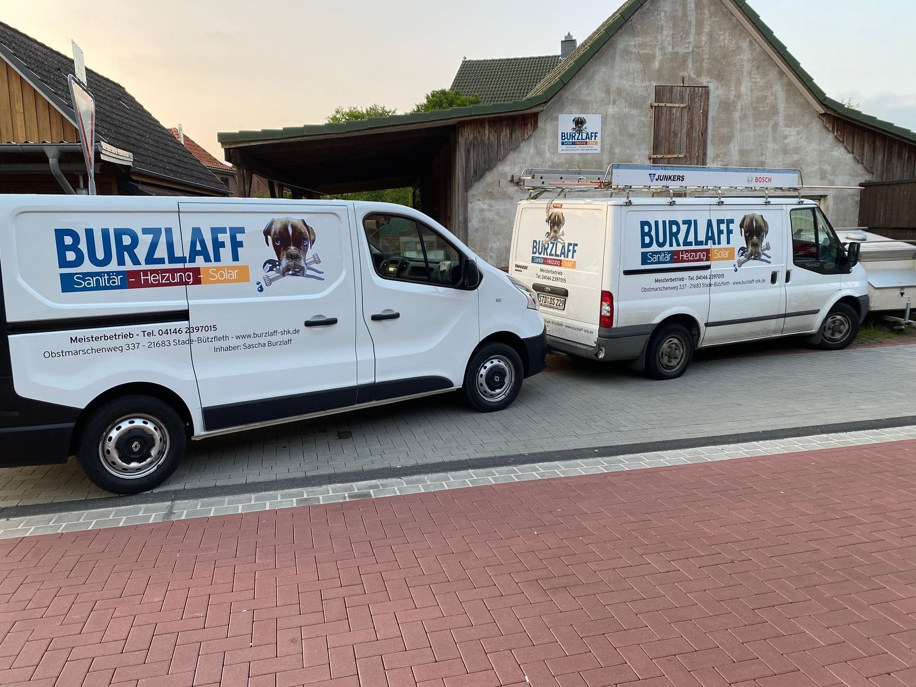 Burzlaff SHK Firmenfahrzeuge vor Betrieb in Stade
